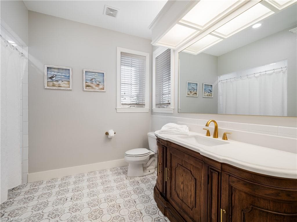 1266 Par View DR, SANIBEL FL 33957-31