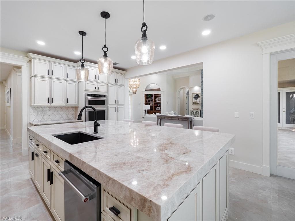 1266 Par View DR, SANIBEL FL 33957-29