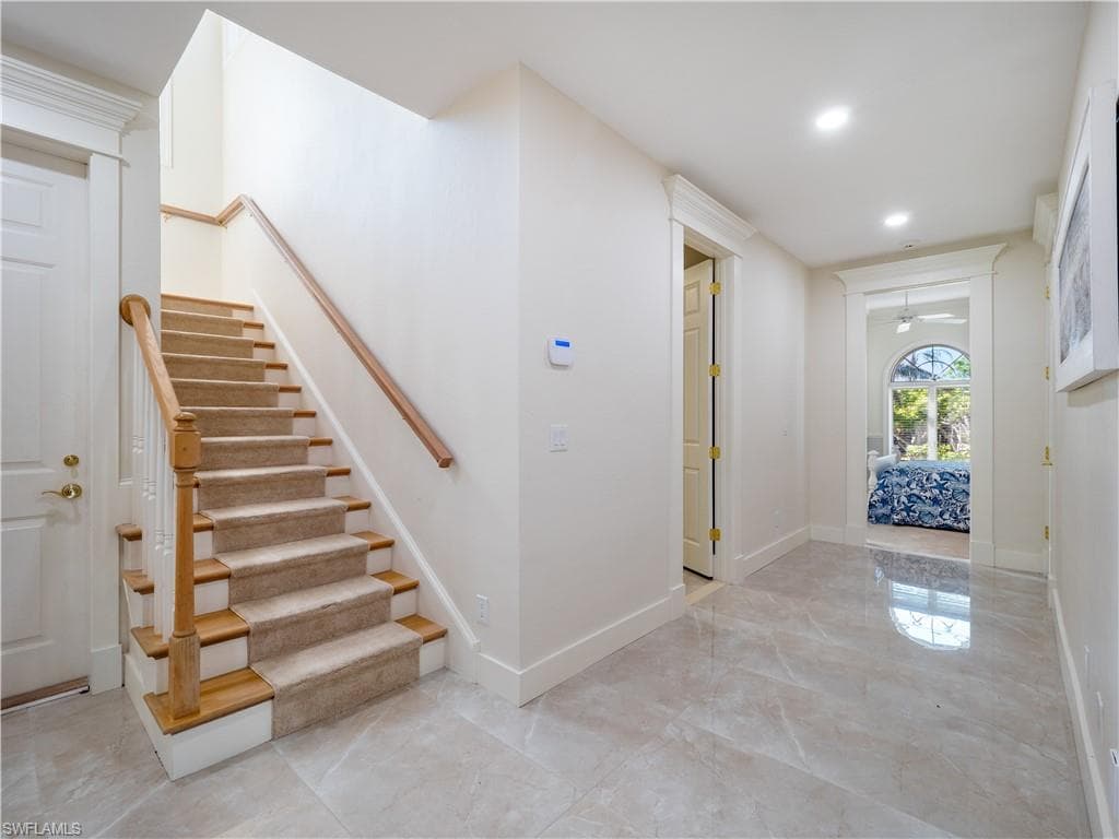1266 Par View DR, SANIBEL FL 33957-32