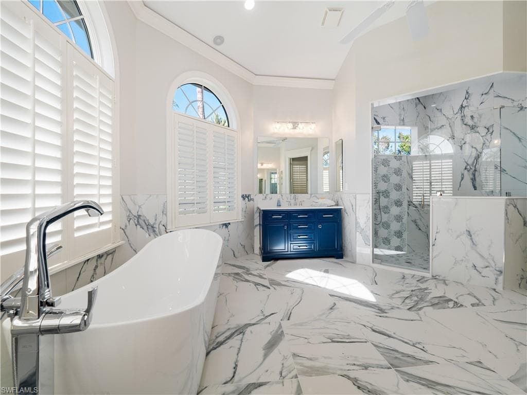 1266 Par View DR, SANIBEL FL 33957-38