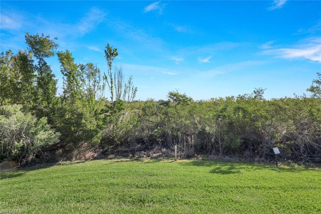 8602 Big Mangrove DR, FORT MYERS FL 33908-31