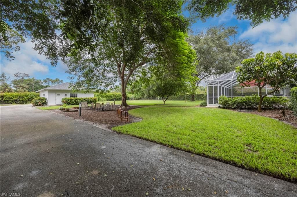 5520 Cynthia LN, NAPLES FL 34112-26