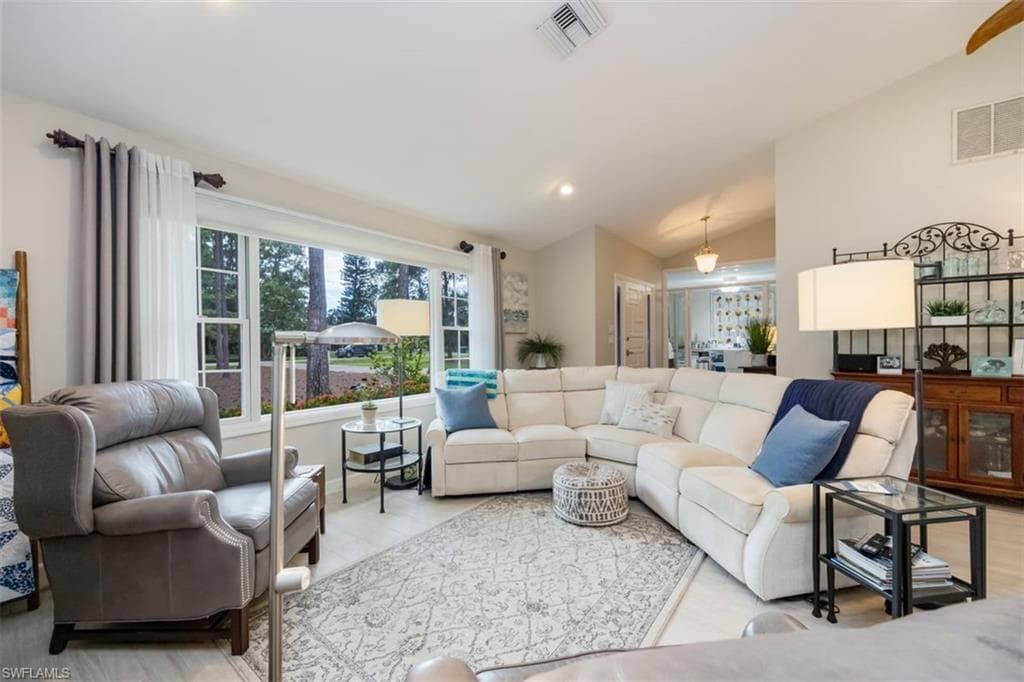 5520 Cynthia LN, NAPLES FL 34112-7