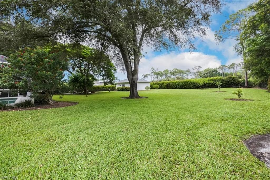 5520 Cynthia LN, NAPLES FL 34112-24
