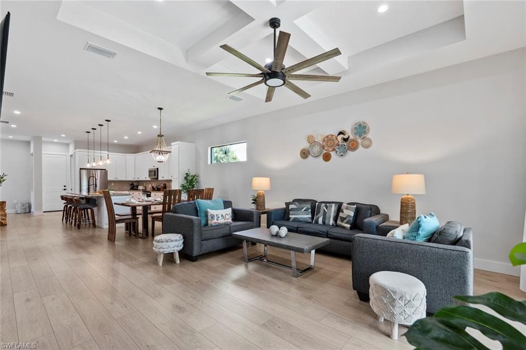 3552 Hibiscus AVE, NAPLES FL 34104-22