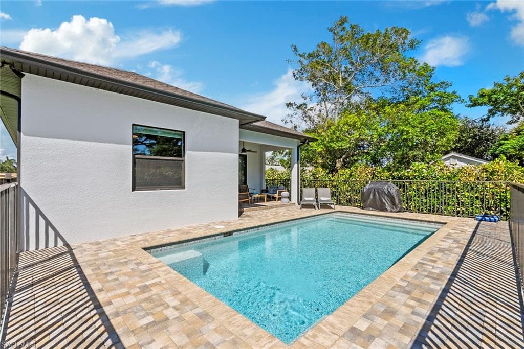 3552 Hibiscus AVE, NAPLES FL 34104-41