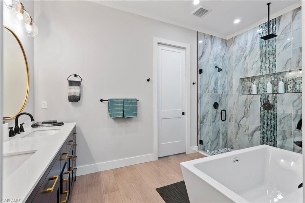 3552 Hibiscus AVE, NAPLES FL 34104-30