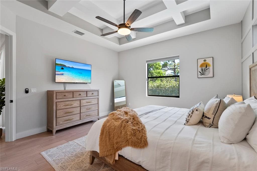 3552 Hibiscus AVE, NAPLES FL 34104-28