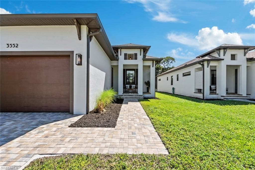 3552 Hibiscus AVE, NAPLES FL 34104-3