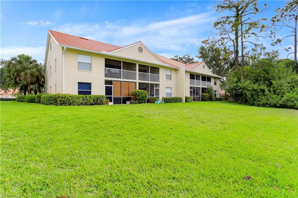 337 Robin Hood CIR # 204, NAPLES FL 34104-19