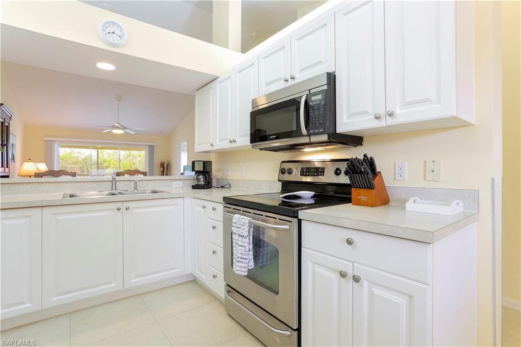 337 Robin Hood CIR # 204, NAPLES FL 34104-9