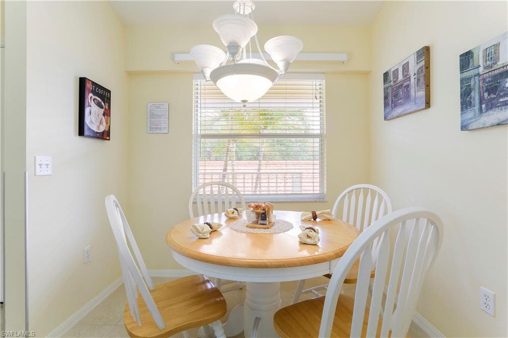 337 Robin Hood CIR # 204, NAPLES FL 34104-7