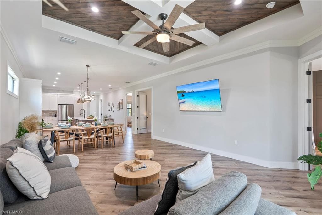 3530 Hibiscus AVE, NAPLES FL 34104-25