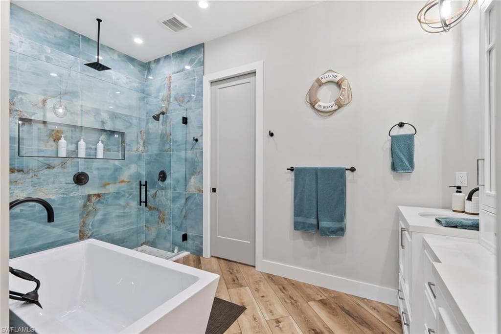 3530 Hibiscus AVE, NAPLES FL 34104-31