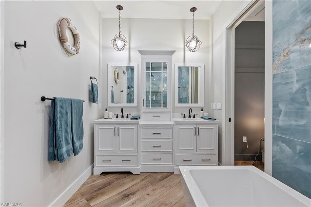 3530 Hibiscus AVE, NAPLES FL 34104-33