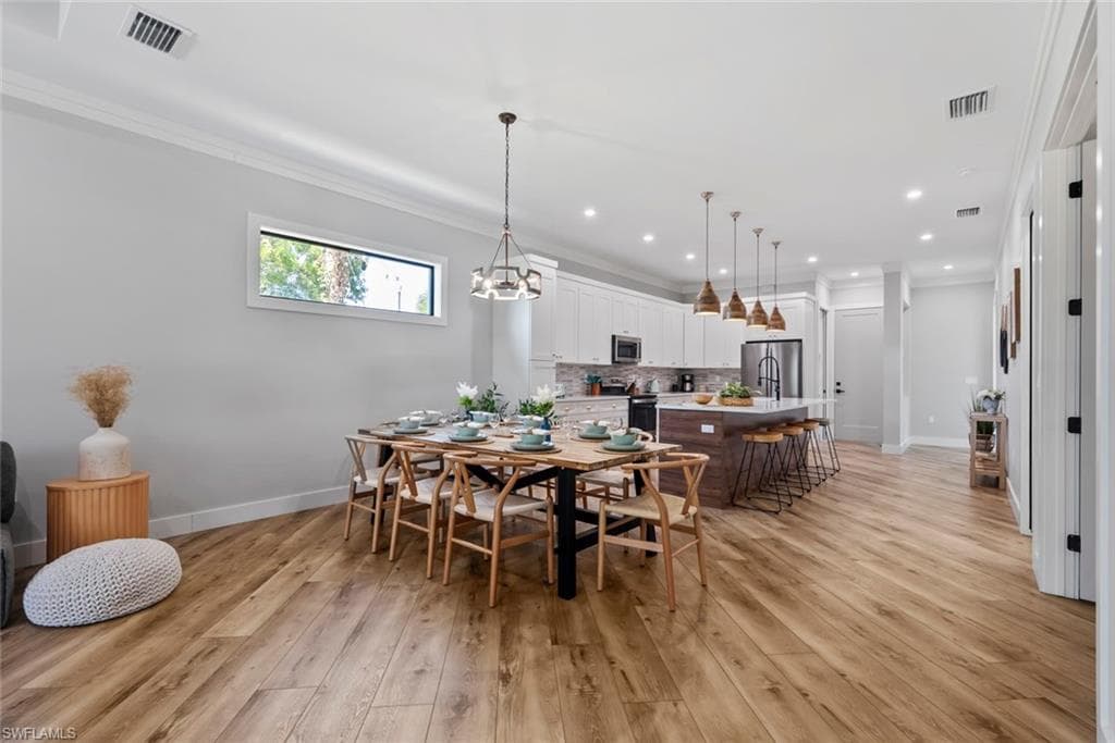 3530 Hibiscus AVE, NAPLES FL 34104-17