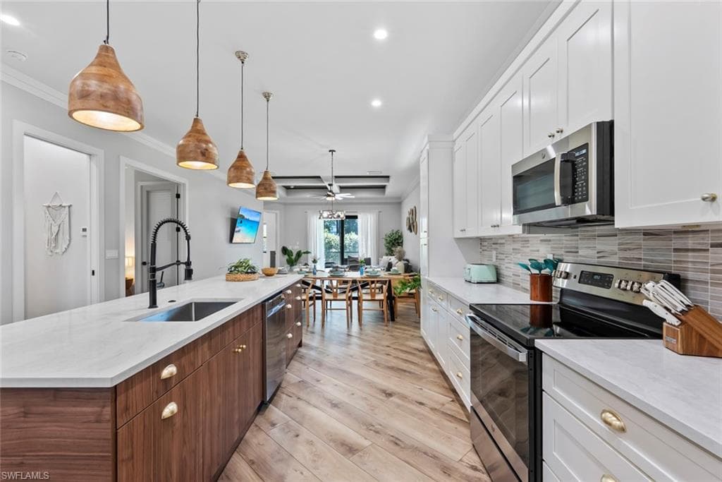 3530 Hibiscus AVE, NAPLES FL 34104-7