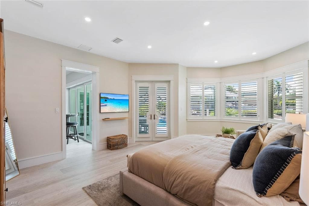 250 6th ST, BONITA SPRINGS FL 34134-28