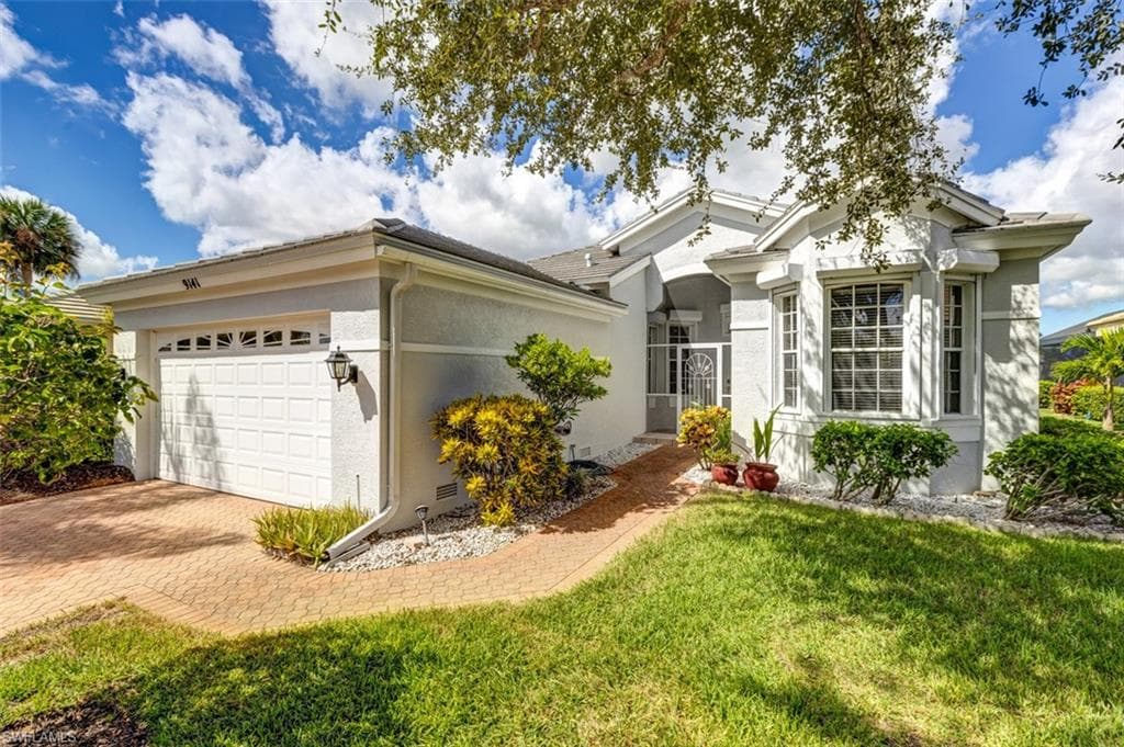 9141 Garden Pointe, FORT MYERS FL 33908-32