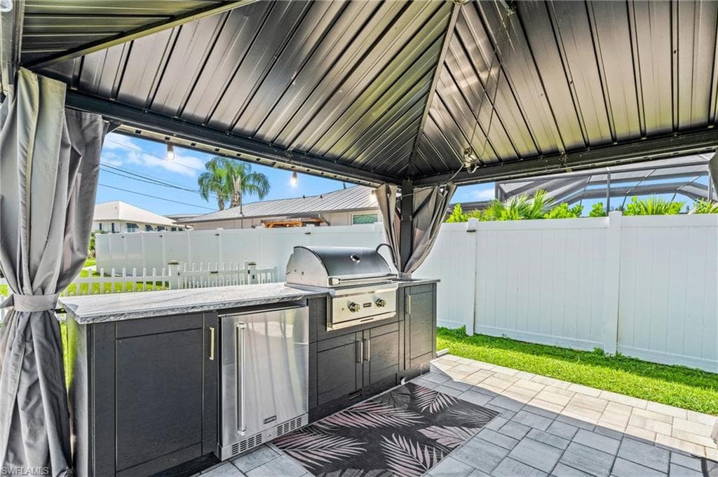 6212 Cocos DR, FORT MYERS FL 33908-36