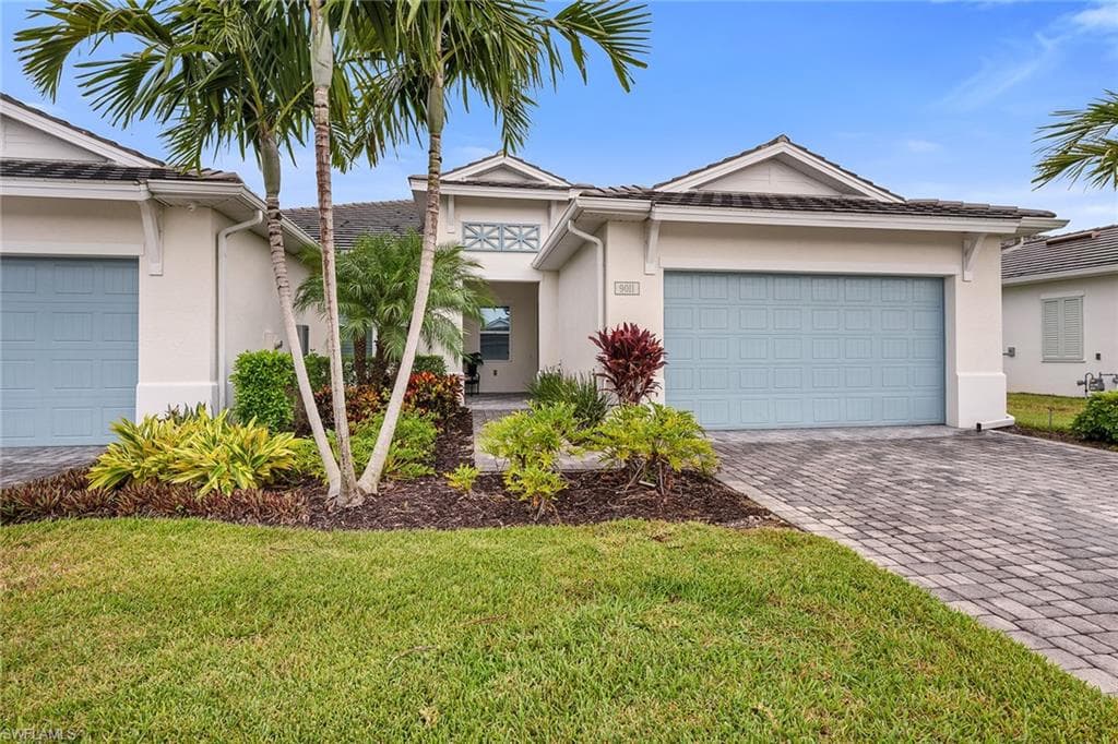 9011 Saint Lucia DR, NAPLES FL 34114-16