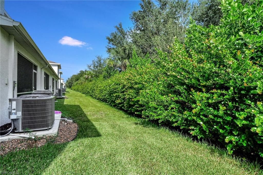 15489 Wildflower CIR, NAPLES FL 34119-17