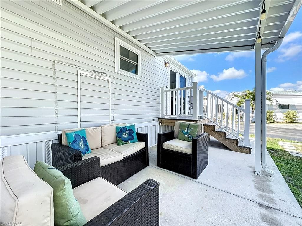 11561 Blue Warbler DR, FORT MYERS FL 33908-19