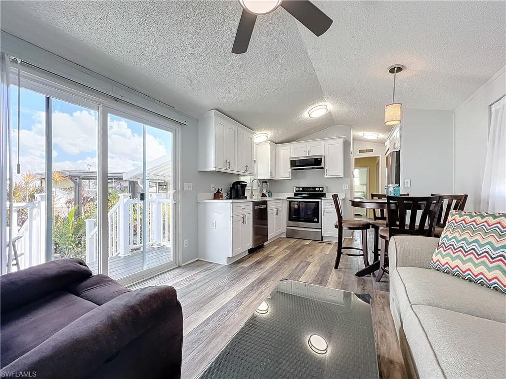 11561 Blue Warbler DR, FORT MYERS FL 33908-3