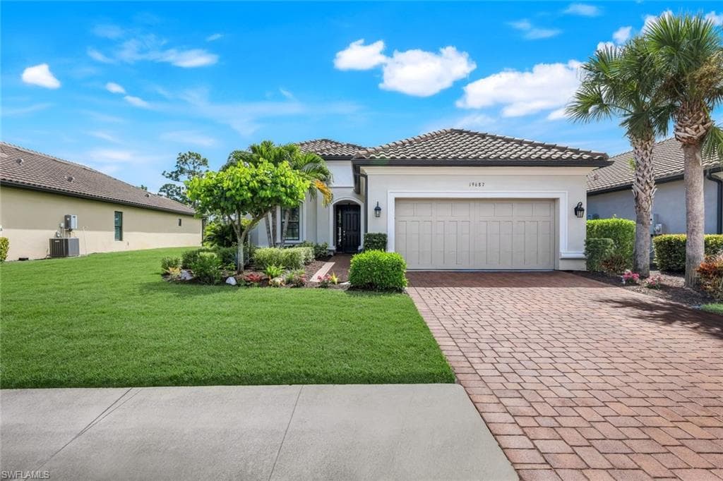 19687 Estero Pointe LN, FORT MYERS FL 33908-33