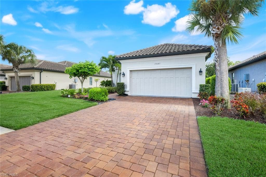 19687 Estero Pointe LN, FORT MYERS FL 33908-36