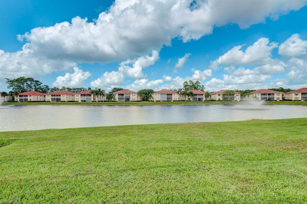 280 Robin Hood CIR # 102, NAPLES FL 34104-22