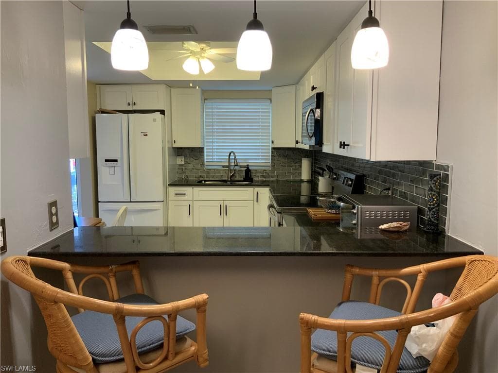 5530 Rattlesnake Hammock RD # K103, NAPLES FL 34113-5