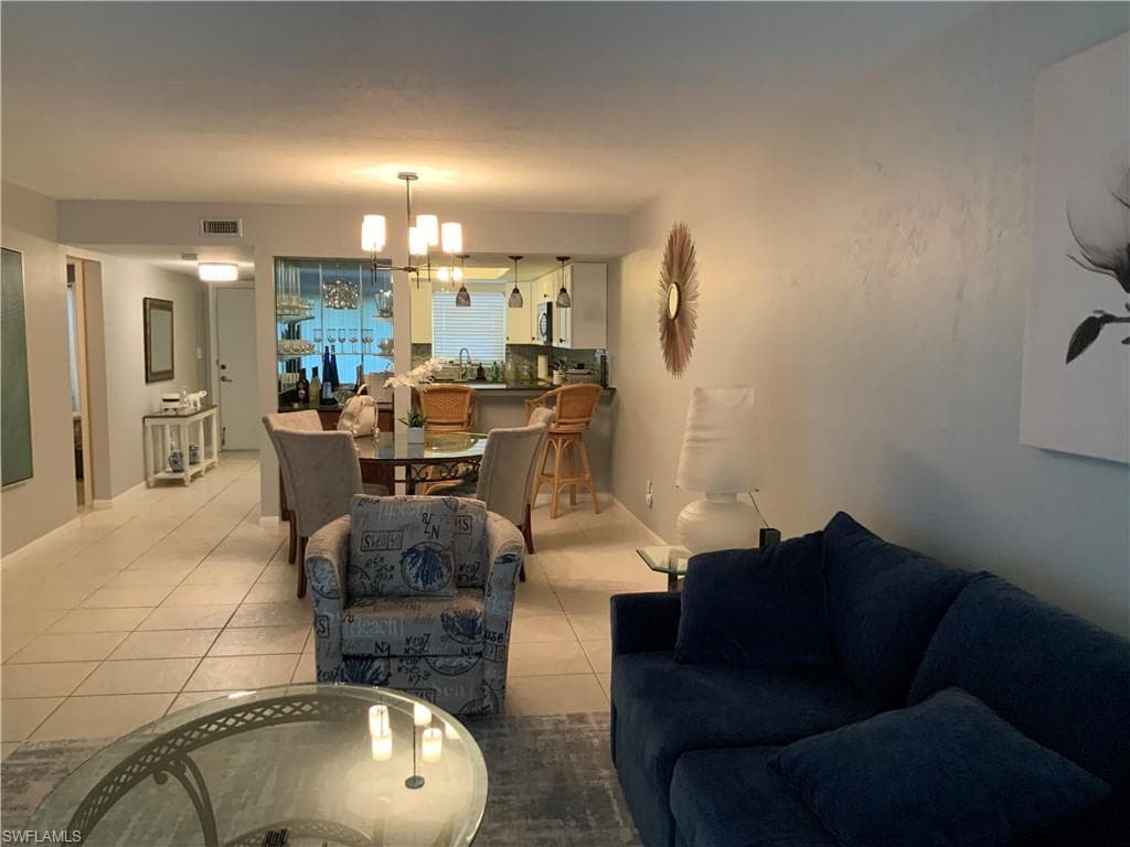 5530 Rattlesnake Hammock RD # K103, NAPLES FL 34113-28