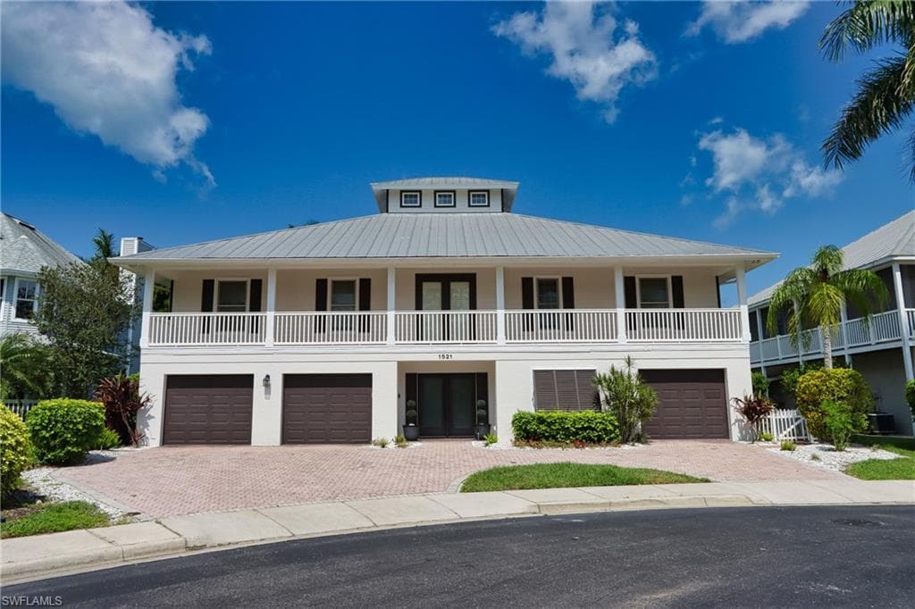 1521 Gordon River LN, NAPLES FL 34104-36