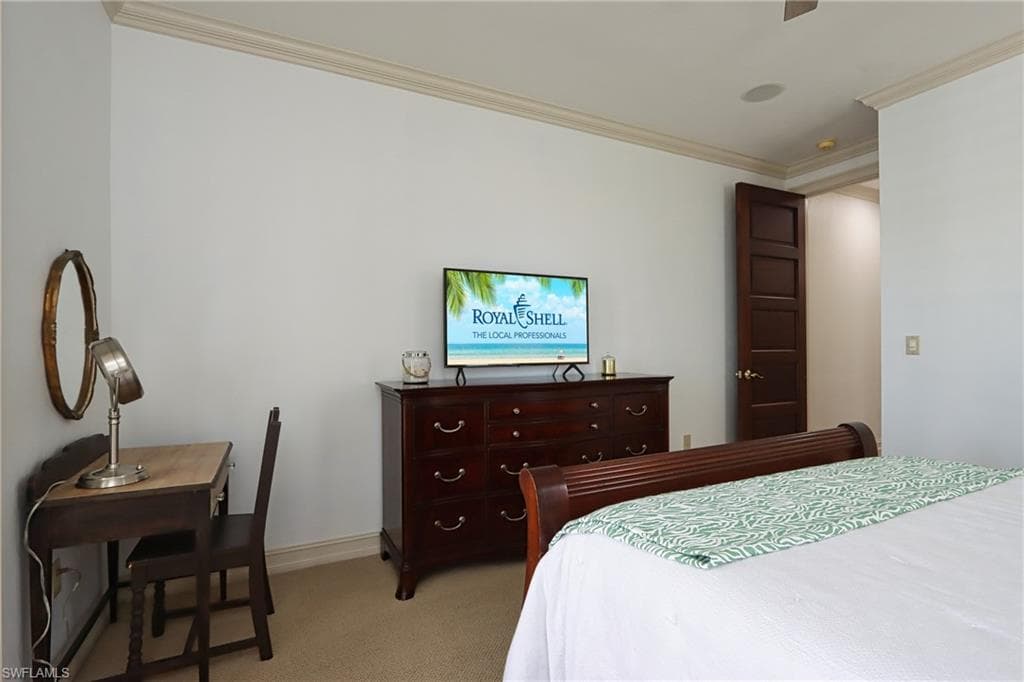 1521 Gordon River LN, NAPLES FL 34104-20