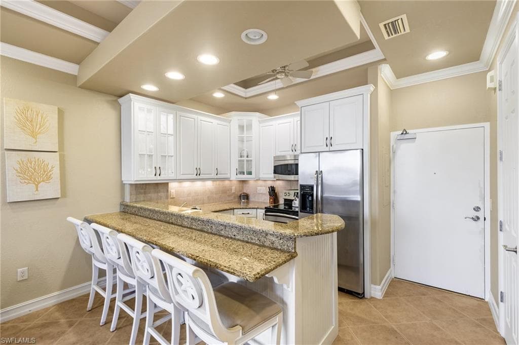 180 Seaview CT # 105, MARCO ISLAND FL 34145-4