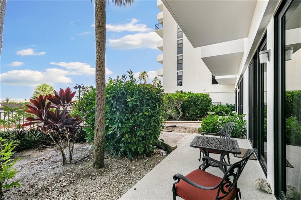 180 Seaview CT # 105, MARCO ISLAND FL 34145-13