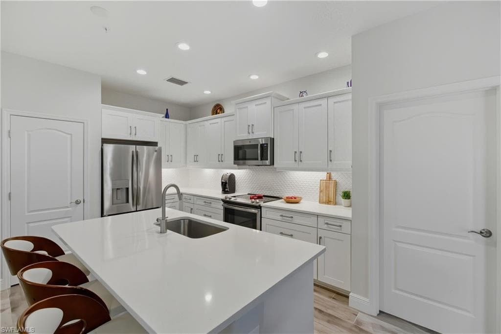 6947 Avalon CIR 1908-5