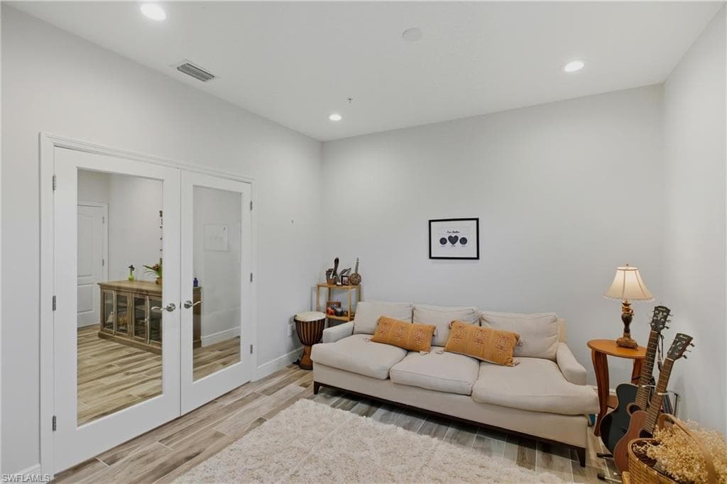 6947 Avalon CIR 1908-12