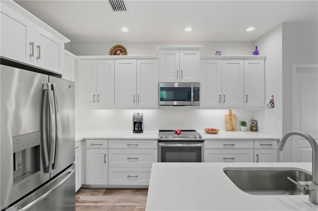 6947 Avalon CIR 1908-8