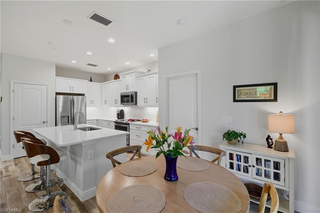 6947 Avalon CIR 1908-9
