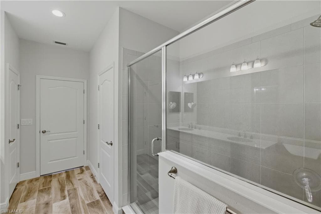 6947 Avalon CIR 1908-17