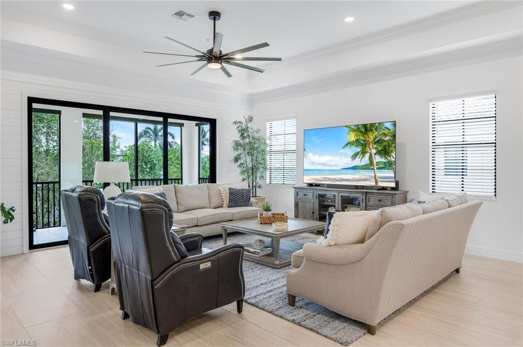 2472 Breakwater WAY # 202, NAPLES FL 34112-12