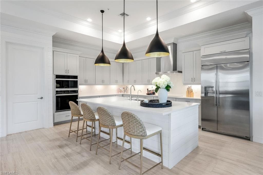 2472 Breakwater WAY # 202, NAPLES FL 34112-2