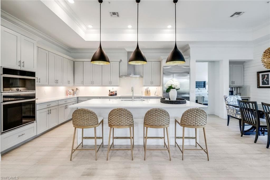 2472 Breakwater WAY # 202, NAPLES FL 34112-4