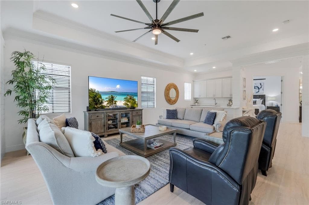 2472 Breakwater WAY # 202, NAPLES FL 34112-10