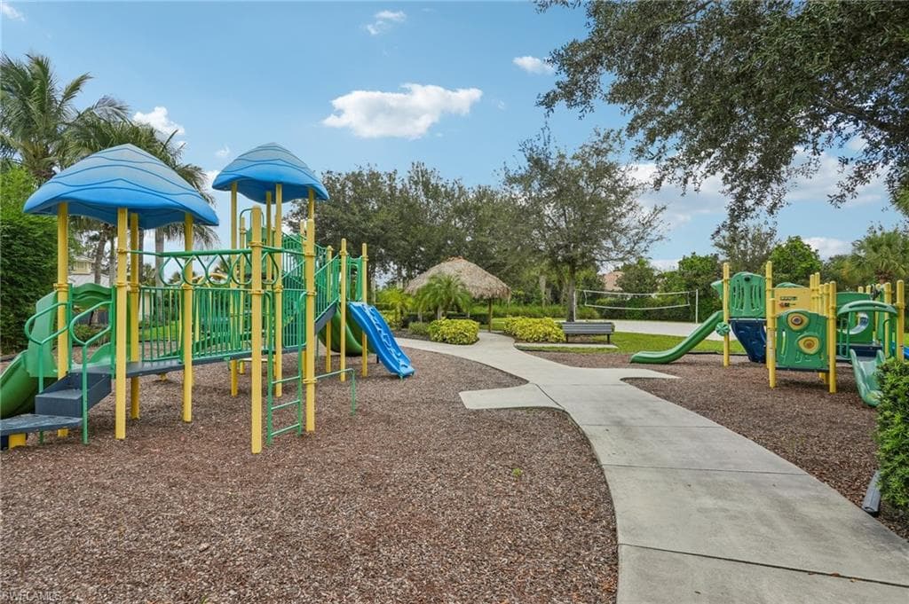 1751 Alameda DR, NAPLES FL 34120-26