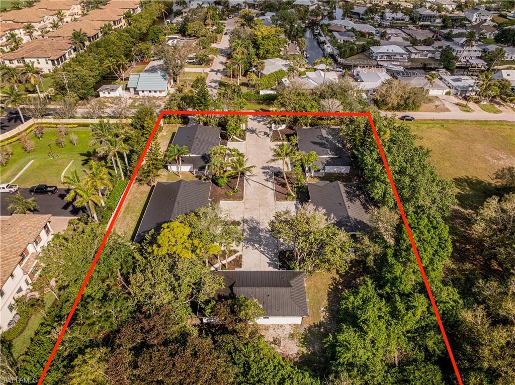 2616 Lakeview DR, NAPLES FL 34112-2