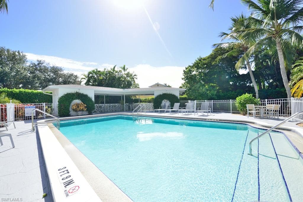 800 S Golf DR # 207, NAPLES FL 34102-3