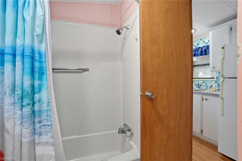 37 Bass LN, NAPLES FL 34114-11